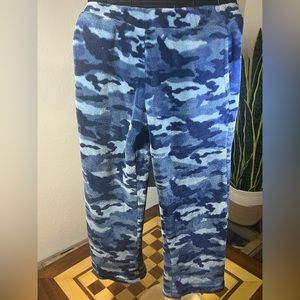 LIKE NEW!!!Size6/6x Sovereign brand fuzzy fluffy pj’s